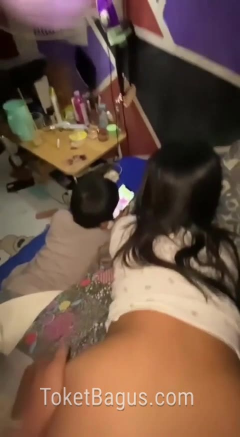 Janda Muda anak 1 baru cerai 1 minggu Di Ewe Samping anaknya