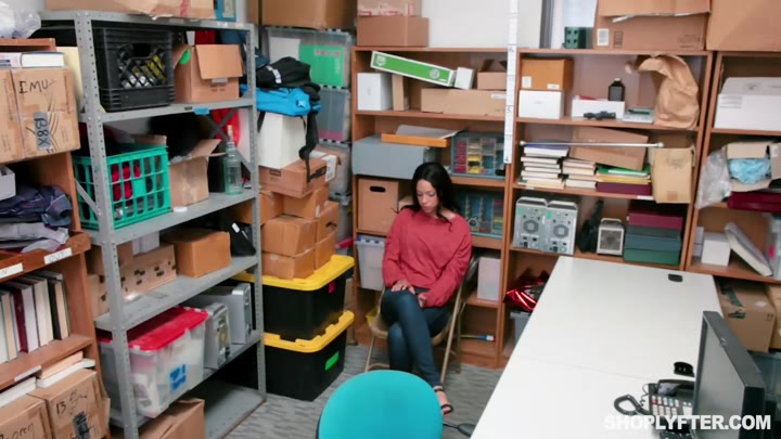 Shoplyfter Amethyst Banks Case No 8736269