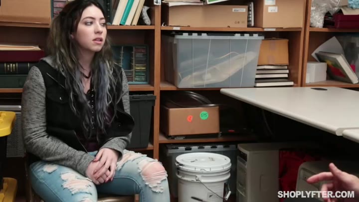 Shoplyfter Amilia Onyx Case No 1255786