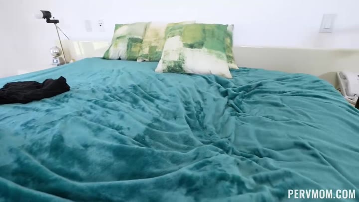 PervMom Skylar Snow Anal Treatment