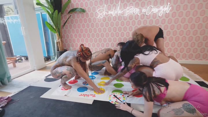 Mandicat, Annie Vers, Tiger Lilly And BrennaMcKenna - Twister Orgy