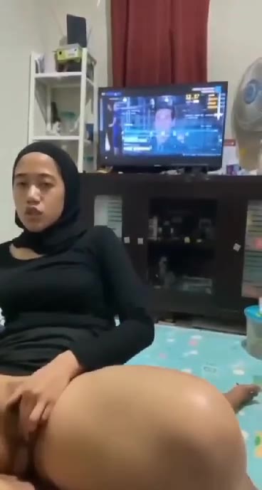 Thumbnail Ukhti Jilbab Hitam Kena Muncrat Pejuh Di Mulut