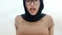 Jilbab Hitam Kacamata Tobrut Binal
