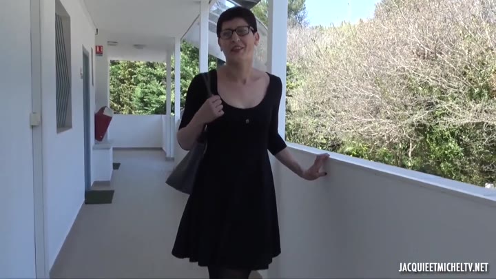 JacquieEtMichelTV Deby 40 Years Old Optician