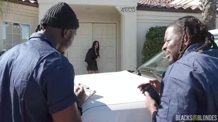 BlacksOnBlondes – Jennifer White