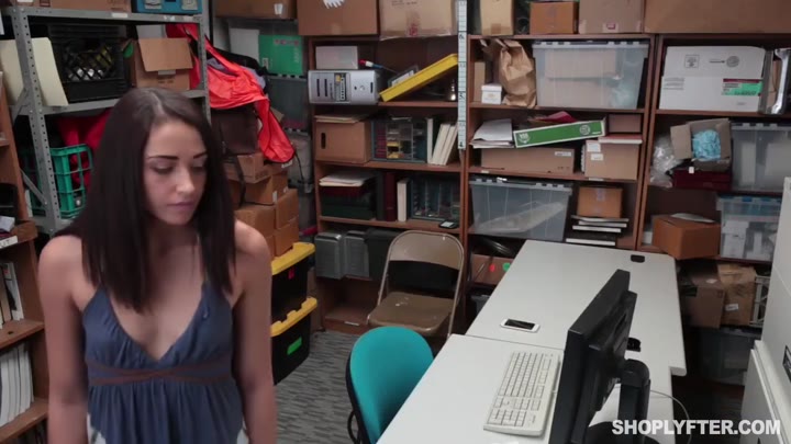 Shoplyfter Avi Love
