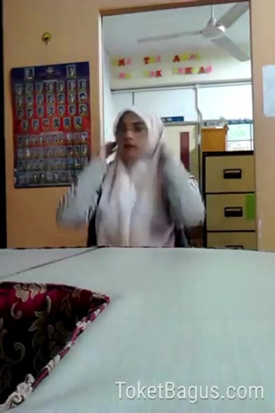 Cikgu Fadhilah Viral Pamer TT