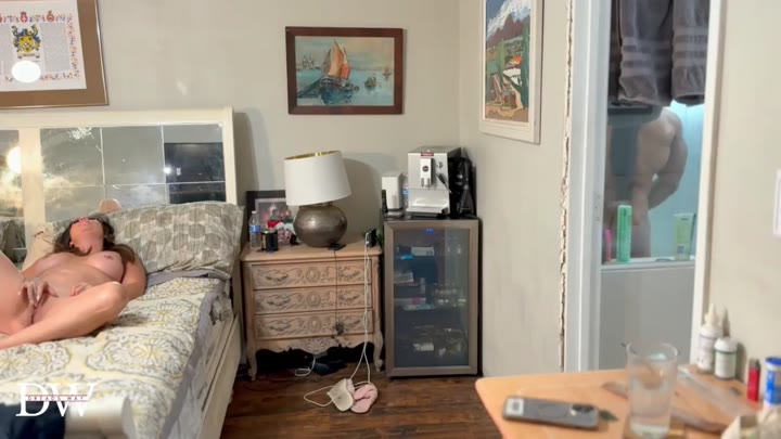 BBC DICKS DOWN HOTWIFE WHEN HUSBAND IS GONE