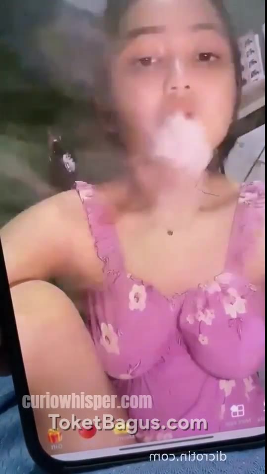 Mawar TikToker Blunder Lagi Live Setengah Bugil Keliatan Toketnya