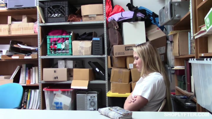 Shoplyfter Alyssa Cole Case No 7956845