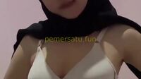 Kompilasi Hijab Hitam Doyan Colok Memek Becek