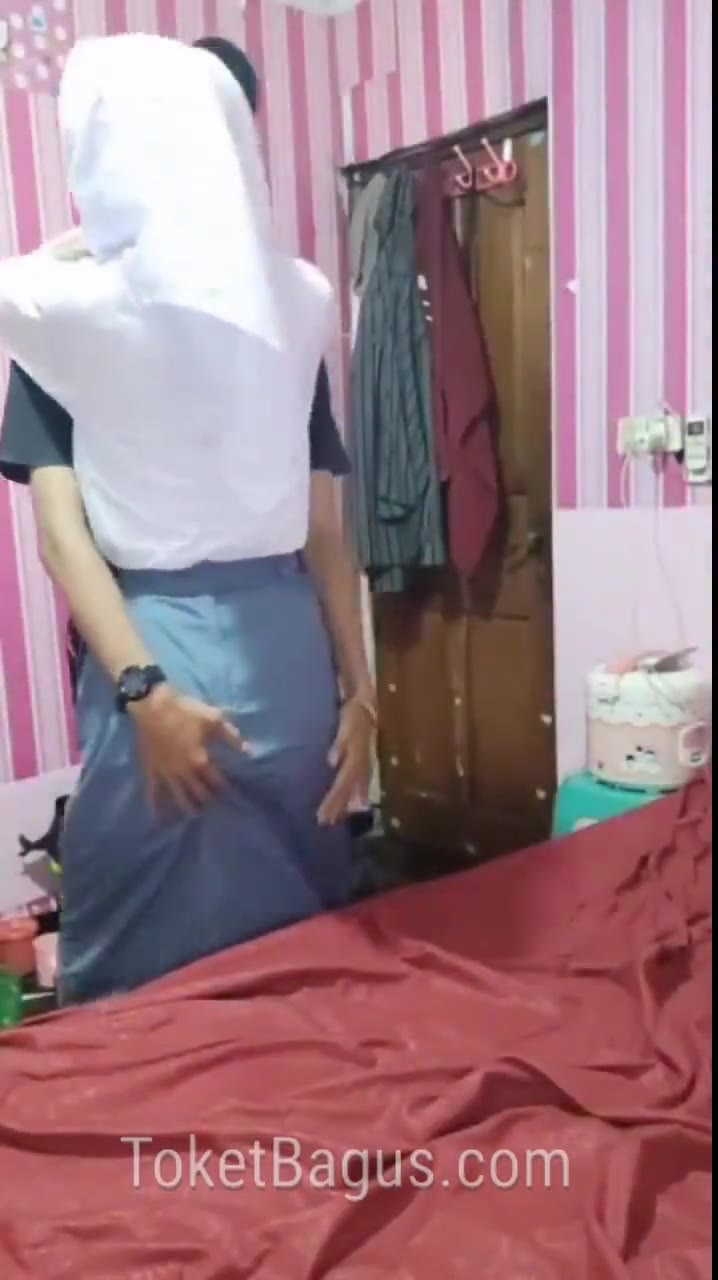 Murid SMA Jual Memek Perawan Demi iPhone XR 16GB Terbaru