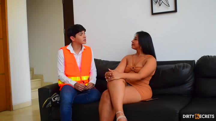 STRANGER FUCKS ME IN MIAMI AFTER CREATING MY CONTENT