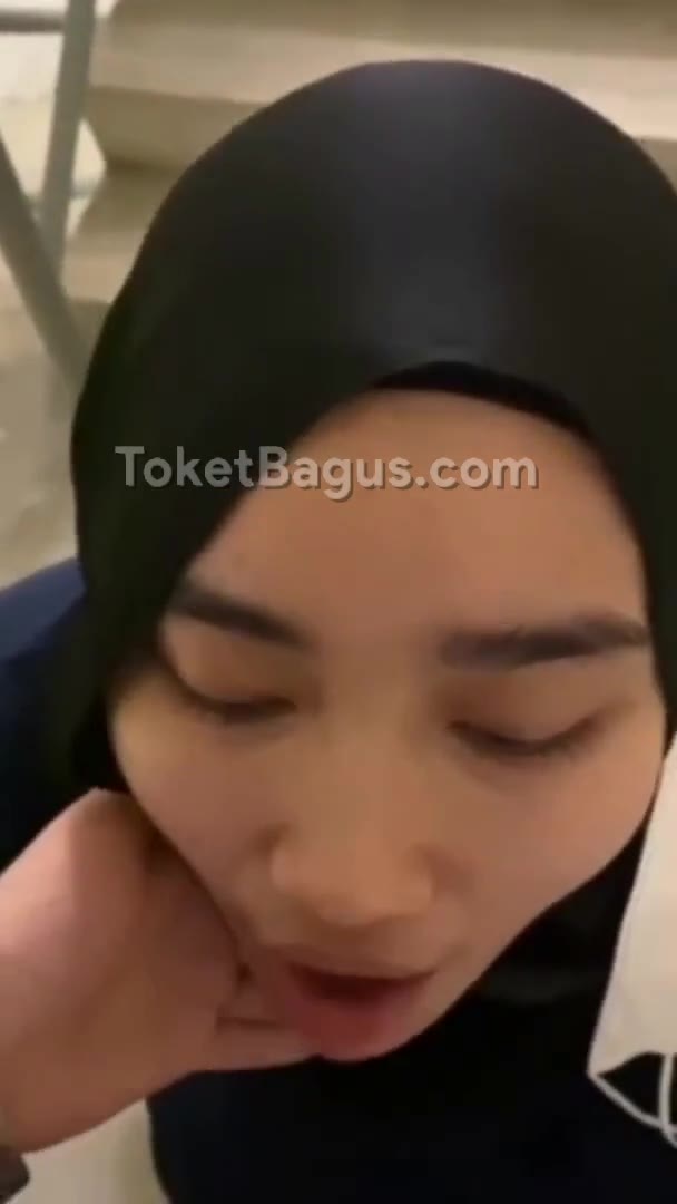 Ukhti yang keliatan alim juga gak munafik suka isep peler