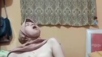 Zahra Jilbab Mulus 18Yo Colok Memek (2)