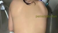 Dientot Ditoilet Abg 18Yo Zeylin Geyya