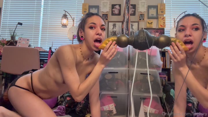 OnlyFans Fae Fury - Bad Dragon Creampie Buttplug DP