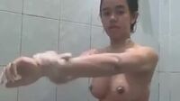 Meli Hijab Binal Abg 18Yo Rekam Sedang Mandi (2)