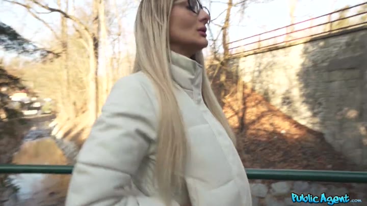 Maddy Black Public Agent