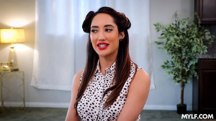 Mylf Of The Month – Chloe Amour Happy MILF Day