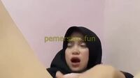 Fika Hijab Colok Memek Masih Pakai Jilbab (1)