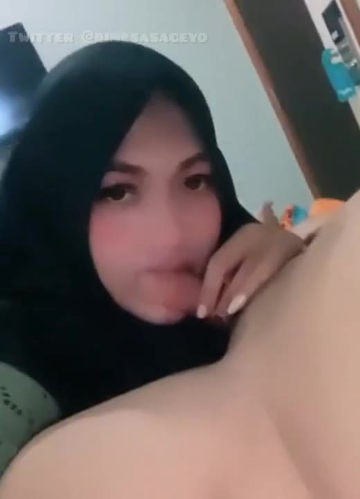 Hobi banget sepong keknya mi ...