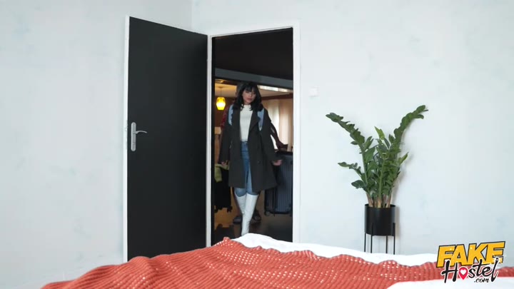 FakeHostel – Athenea Rose