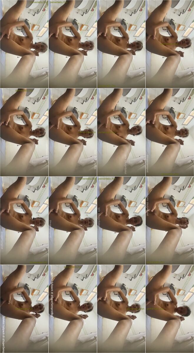 abg kurus 18yo colok memek di kamar mandi (3)
