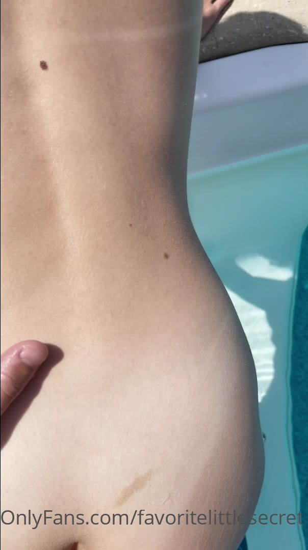 ambiebambii - Pool Sextape