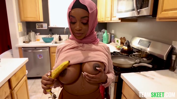 TeamSkeet Lily Starfire “Shy Hijab Girl Learns All About a Weird American Tradition