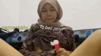 Zenn Hijab Cakep Abg 18Yo Colok Memek Sampai Becek (1)