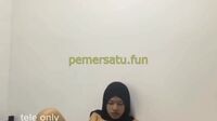 Zenn Hijab Cakep Abg 18Yo Colok Memek Sampai Becek Mov (5)