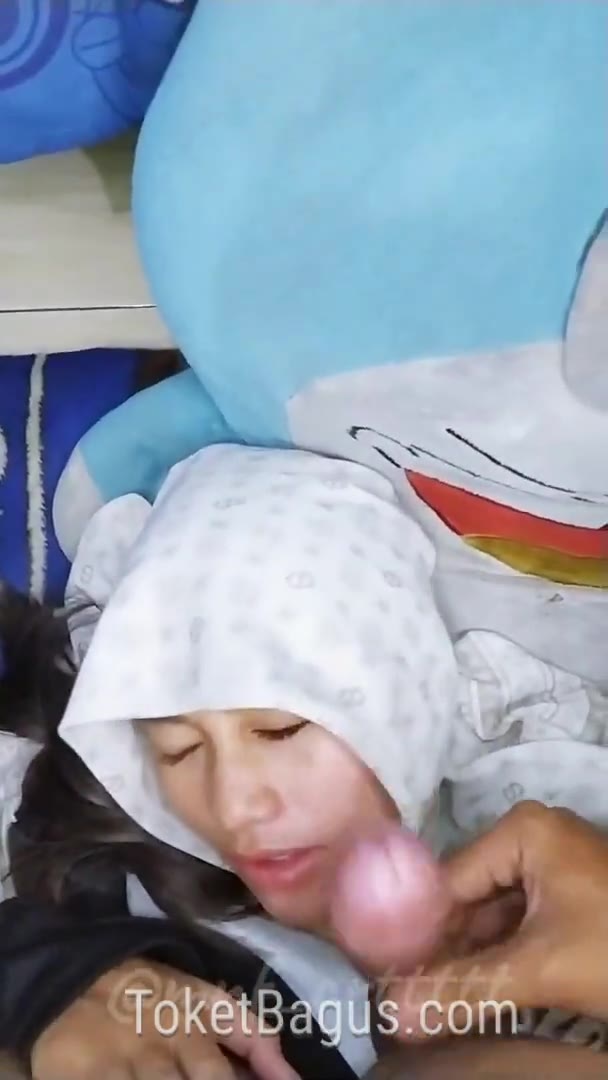 Awek Melayu Tudung Putih Minum Sperma