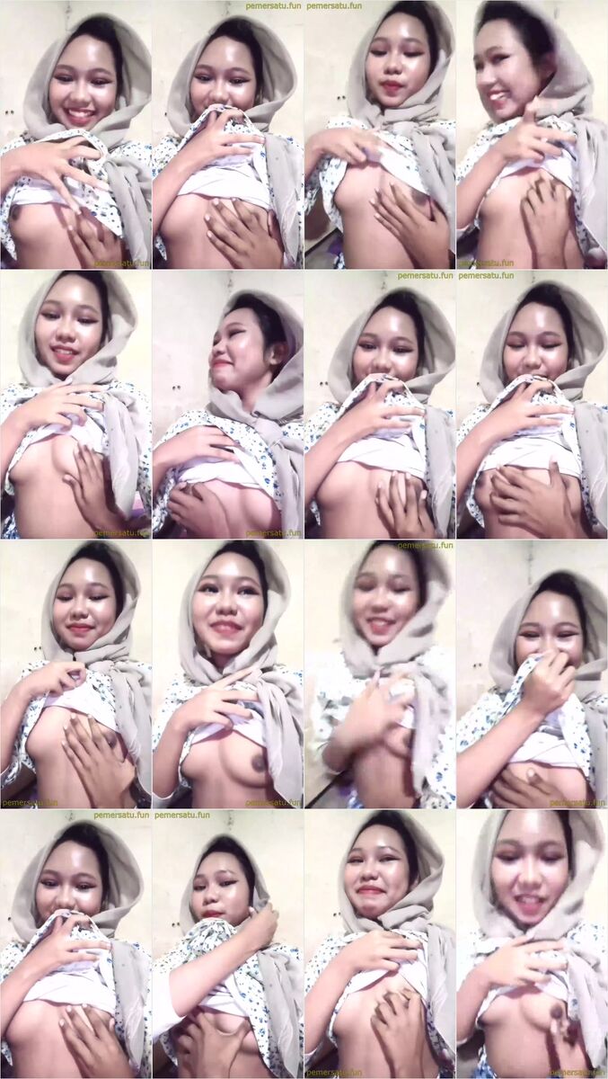 Hijab Senyum Senyum Dimainin Toketnya