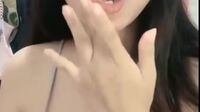 Cantik Kacamata Merokok Toket Ranum Kelihatan