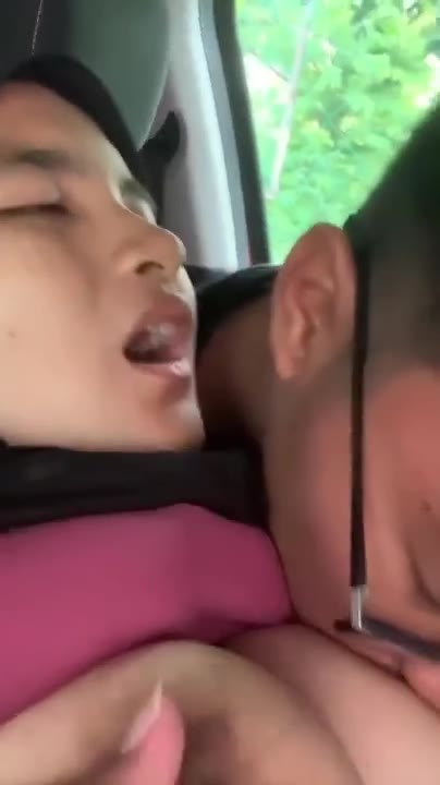 Bocil Jilbab Dikenyot Minta Lanjut Dimasukin Thumb