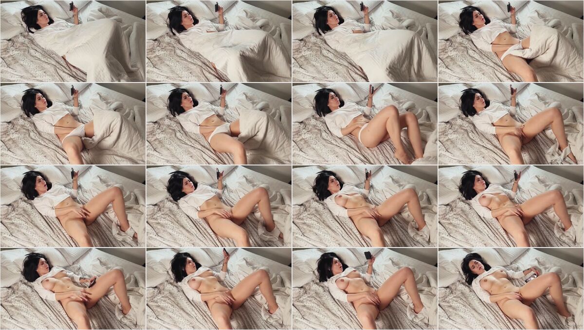 Railey Diesel Watching Porn In Bed - Solo Session