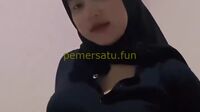 Fika Hijab Colok Memek Masih Pakai Jilbab (3)