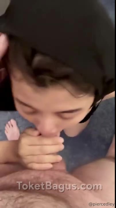 Dipaksa nyepong sampai keluar air mata gak kuat mentokin ditenggorokan