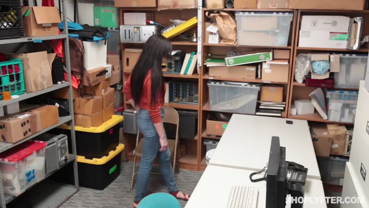 Shoplyfter Tory Bellamy