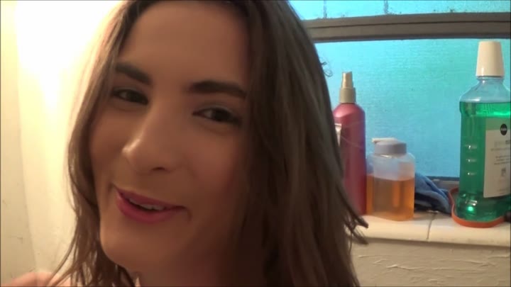 FamilyTherapy Molly Jane Plays Dress Up