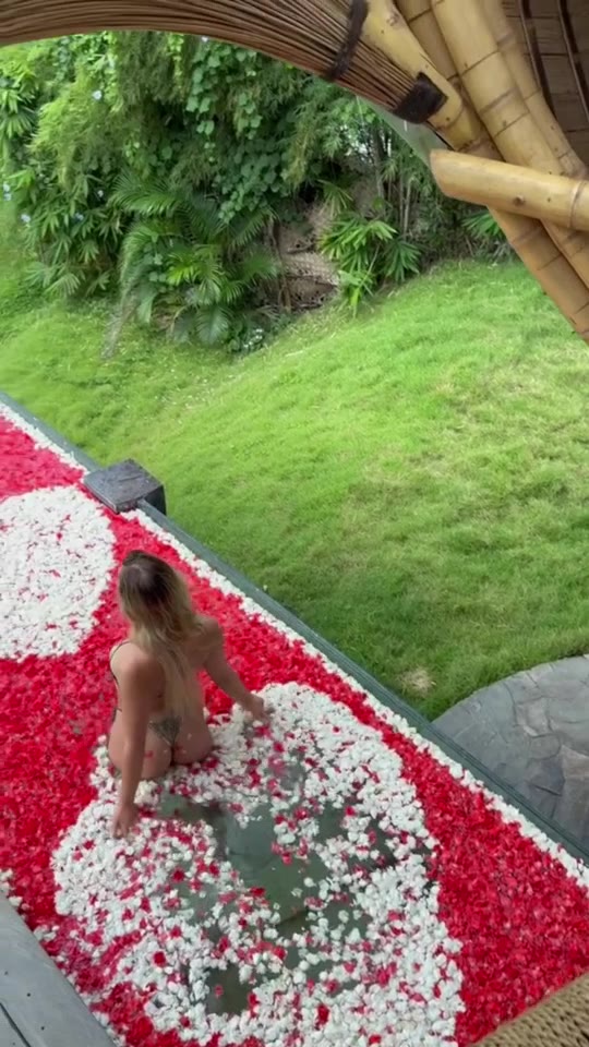 Chloe Chevalier - XXX Vlog Bali