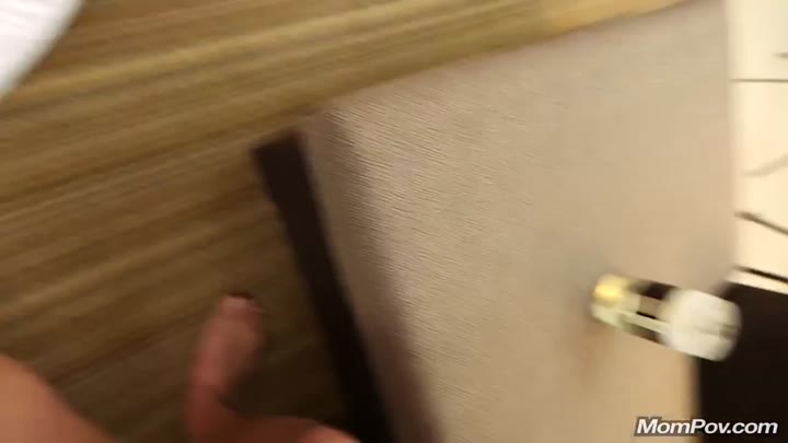 MomPov Barb b1