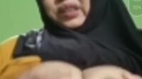 Vcs Tante Jilbab Hitam Kacamata