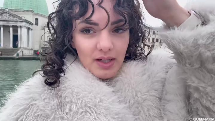 Queenaria French milf brunette hardcore