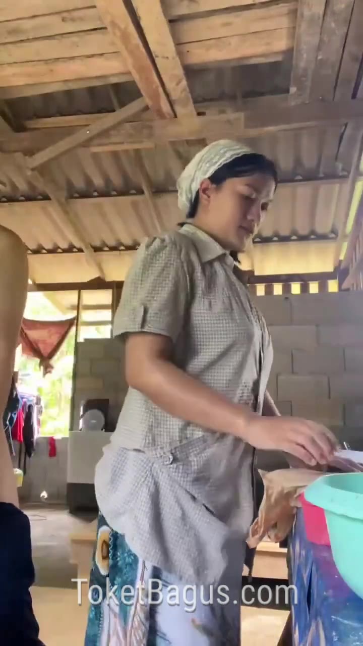 Ibu tiri vs anak tiri main belakang di dapur part2