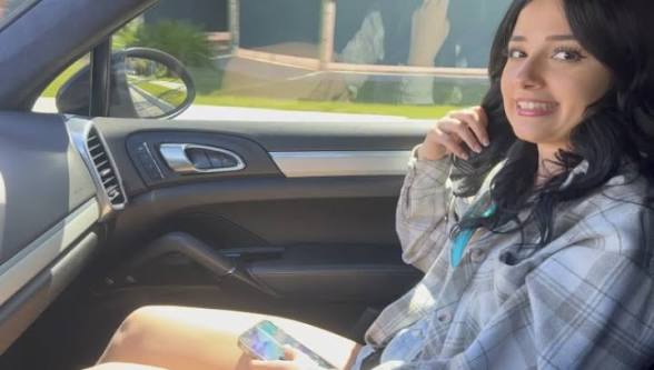 Vanessa Marie Slut orders Uber And Pays With Sex Vanessa Marie Slut orders Uber And Pays With Sex