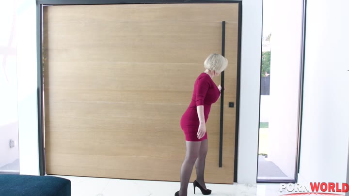 Insatiable Cougar Dee Williams Takes An Ass Pounding From Hung Stud GP2580